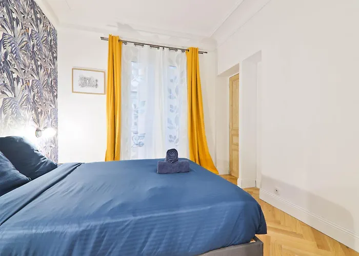 Charmant Appartement Arc De Triomphe Free Netflix